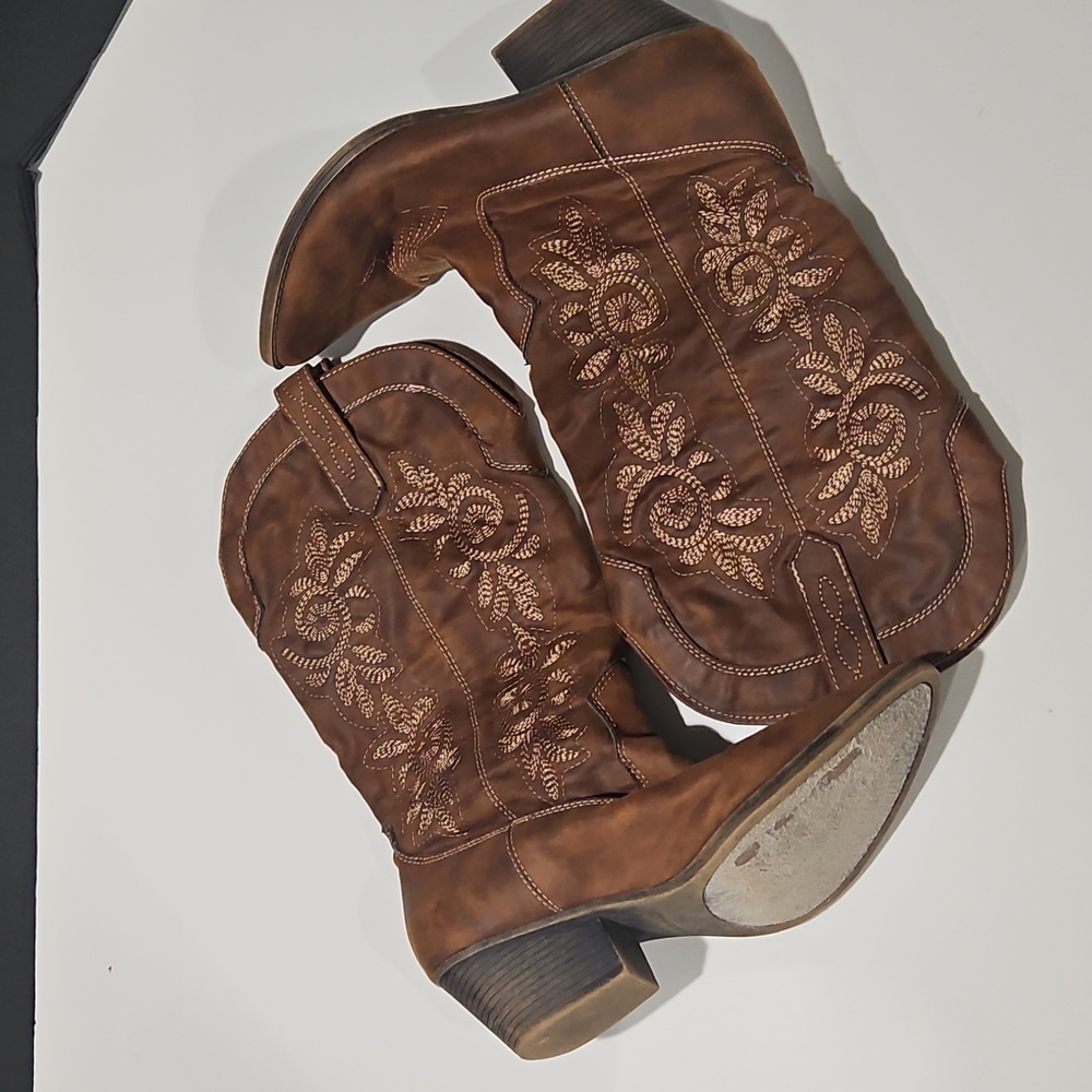 Rampage Brown Embroidered Western Heeled Boots - Picture 7 of 7